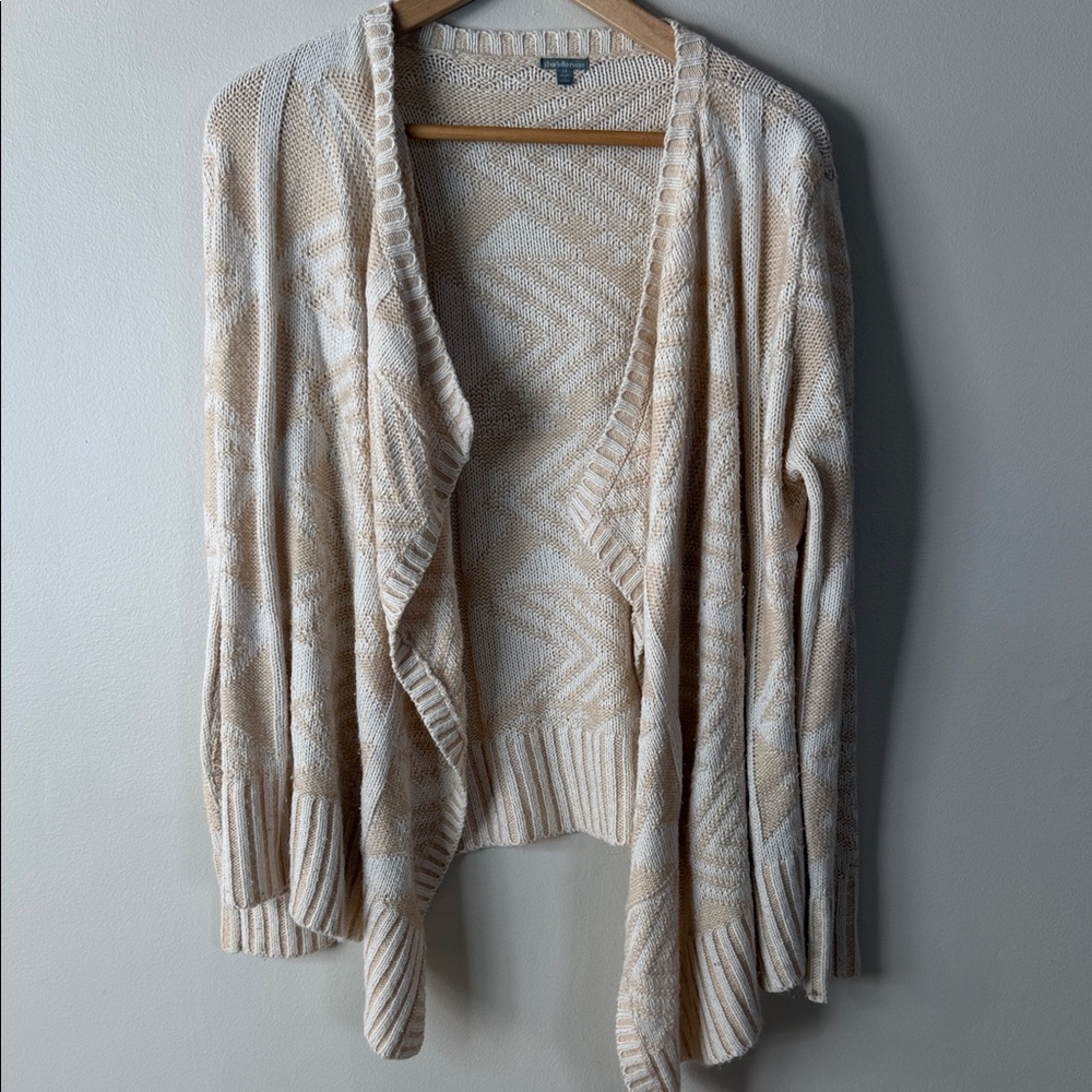 Charlotte Russe Cream Patterned Cardigan